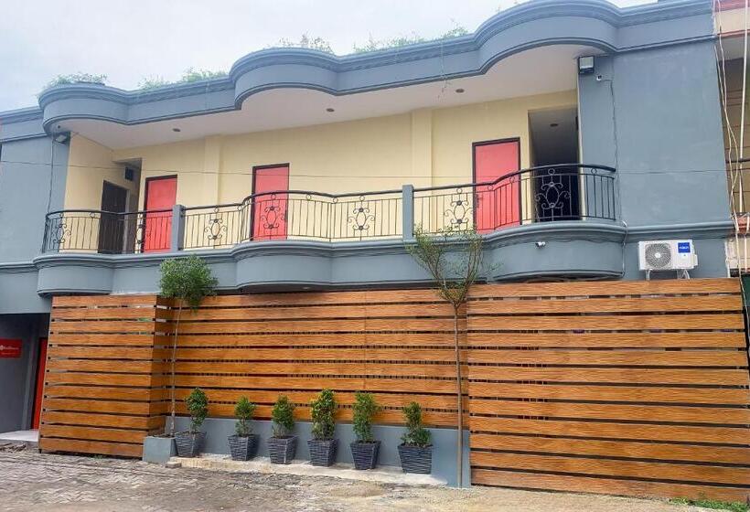 בית מלון כפרי Reddoorz @ Balaraja Centre Plaza