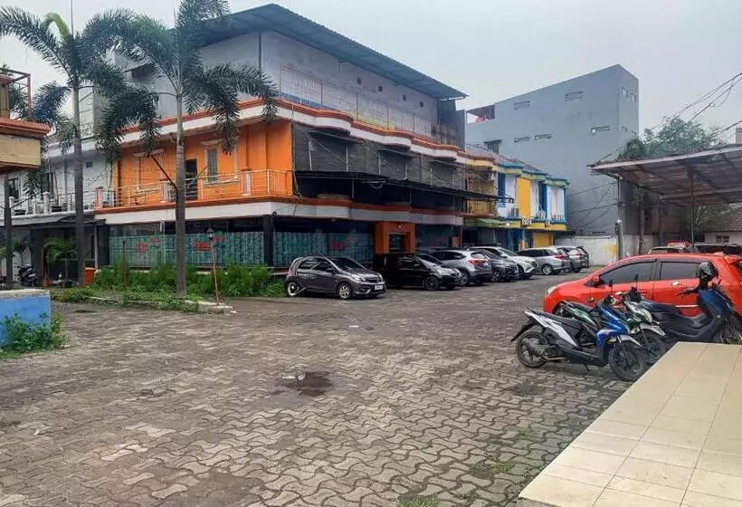 Hotelli Reddoorz @ Balaraja Centre Plaza