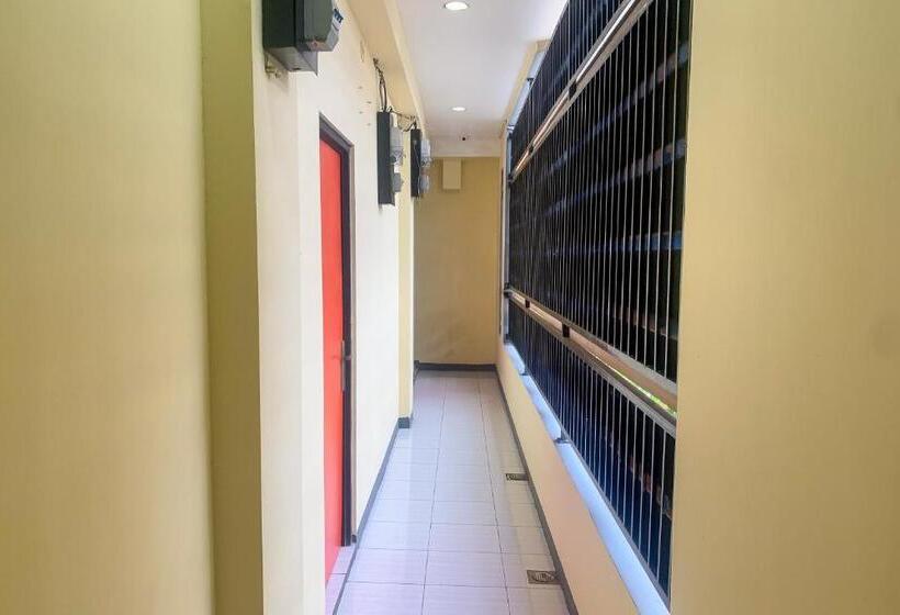 בית מלון כפרי Reddoorz @ Balaraja Centre Plaza