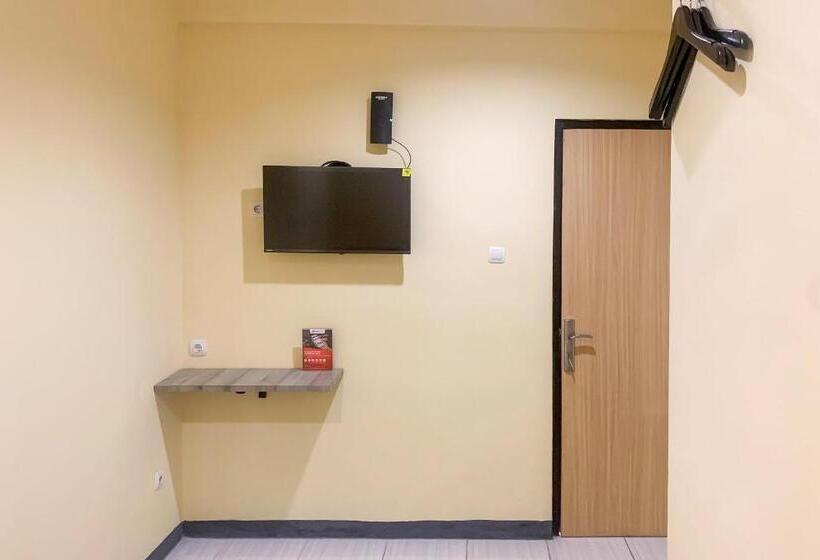 בית מלון כפרי Reddoorz @ Balaraja Centre Plaza