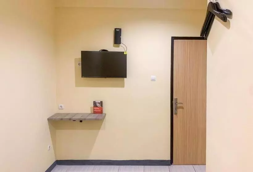 Hotelli Reddoorz @ Balaraja Centre Plaza