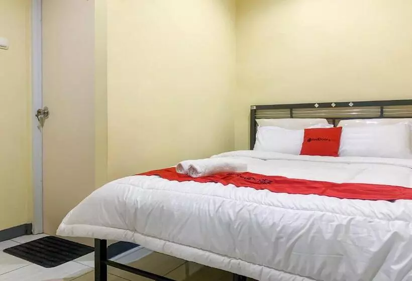 Hotelli Reddoorz @ Balaraja Centre Plaza