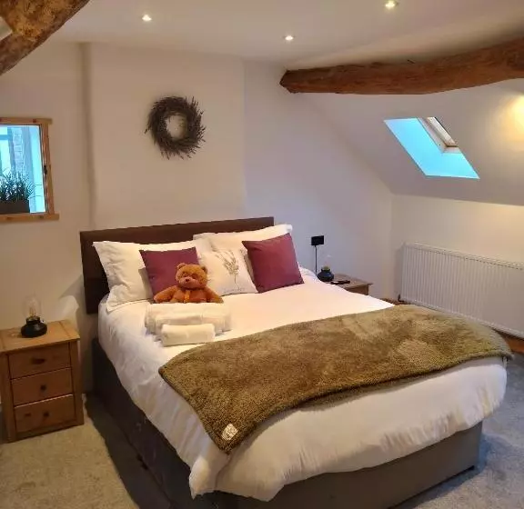 هتل Sanctuary Inn