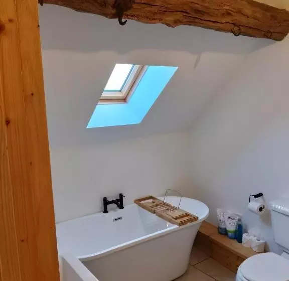 هتل Sanctuary Inn