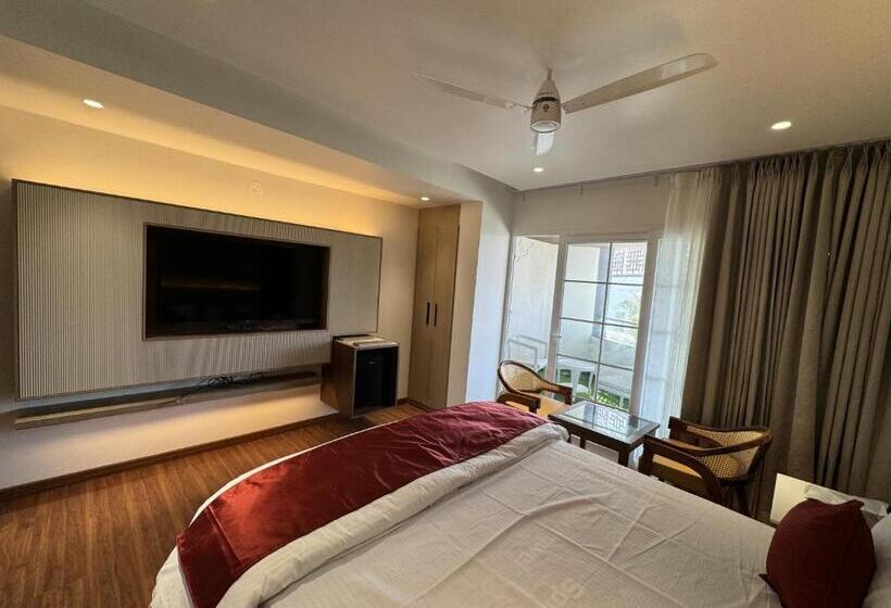 Hotel Sky Suites By The Lazy Host