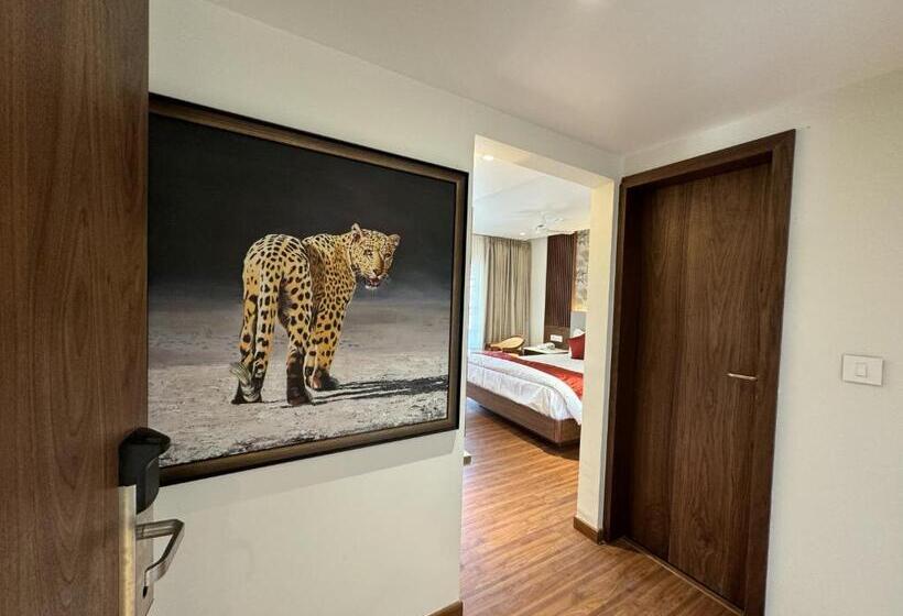 Hotel Sky Suites By The Lazy Host