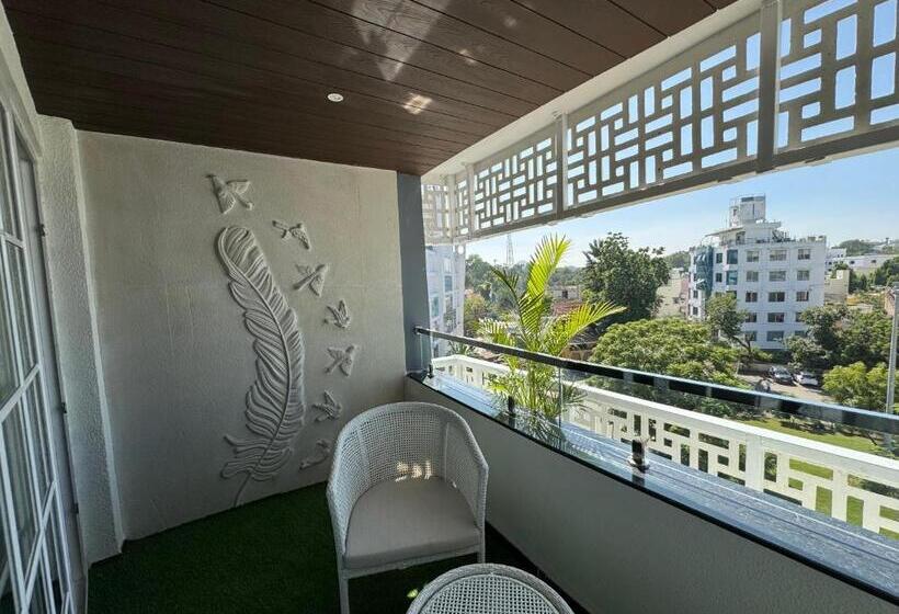 Hotel Sky Suites By The Lazy Host