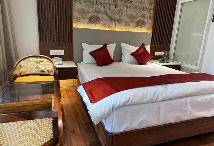 Hotel Sky Suites By The Lazy Host