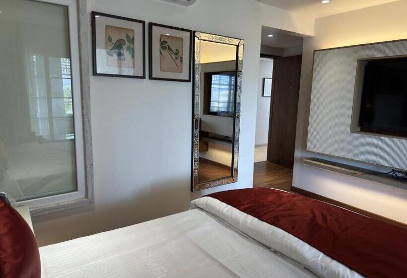 Hotel Sky Suites By The Lazy Host