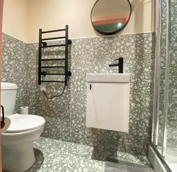 פנסיון Cozy En Suite Loft In Trendy Local