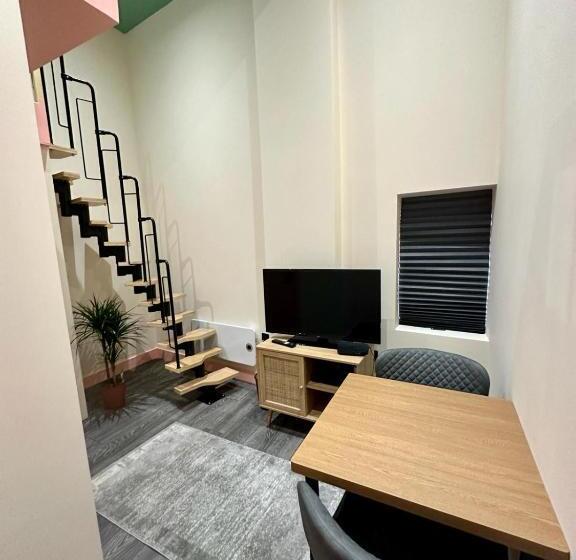 פנסיון Cozy En Suite Loft In Trendy Local