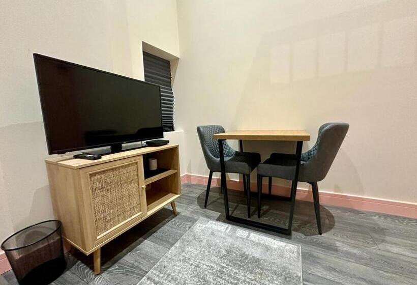 פנסיון Cozy En Suite Loft In Trendy Local