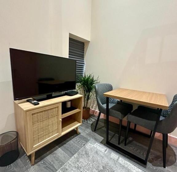 פנסיון Cozy En Suite Loft In Trendy Local