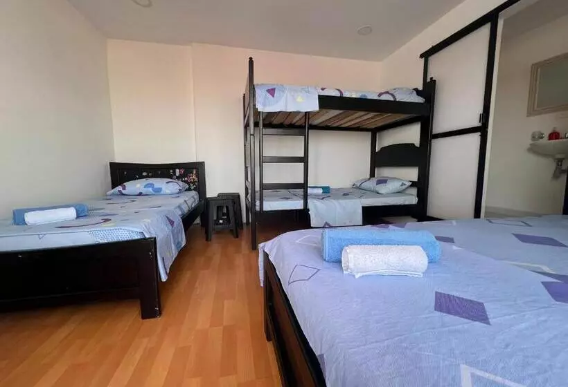 ペンション Epifania Hostel