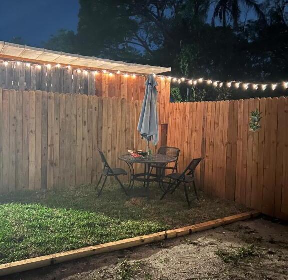 بنسيون La Adventura Villa