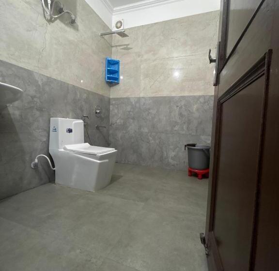 Pension Raj Residency