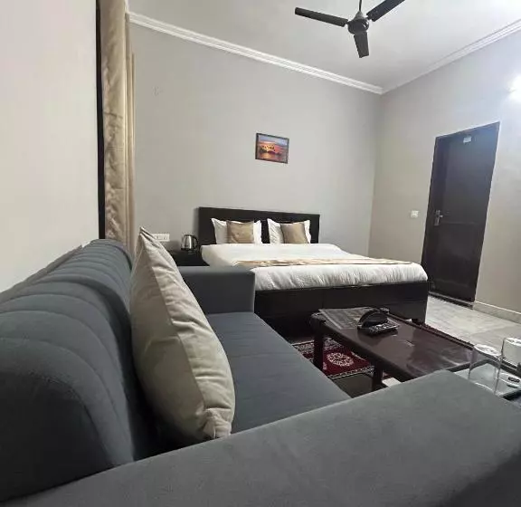 Pension Raj Residency