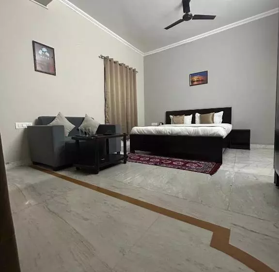 Pension Raj Residency