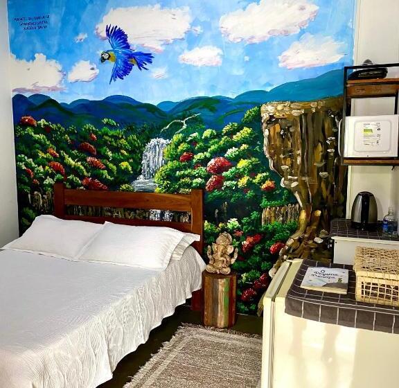 Pensão Macaw Suite  With Hot Tub For Singles Or Couple!