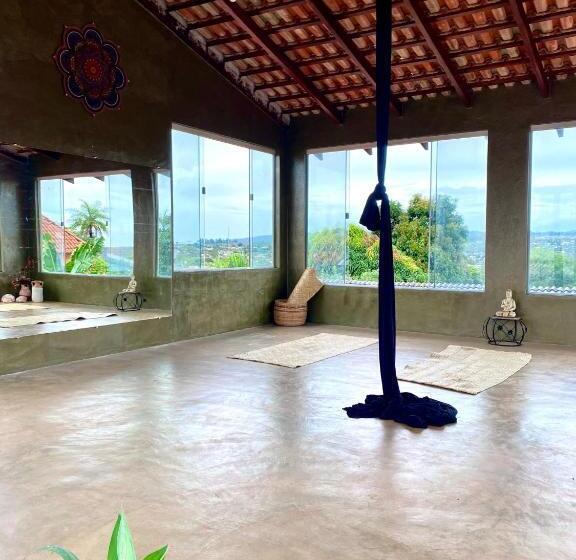 Pensão Macaw Suite  With Hot Tub For Singles Or Couple!
