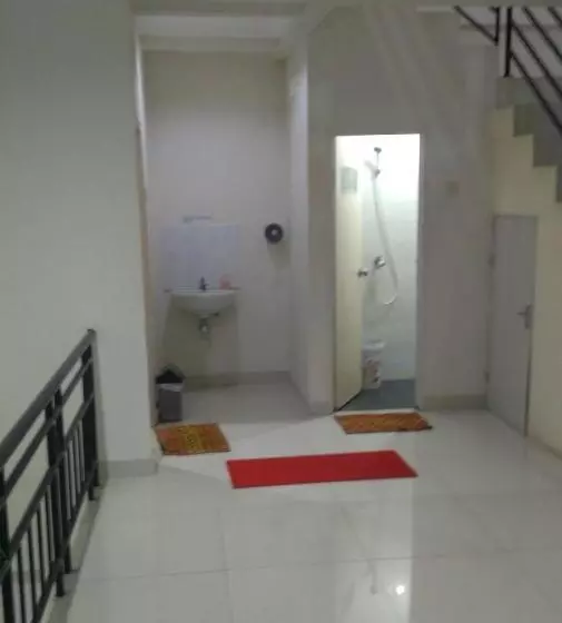 ユースホステル De Novaren Guesthouse