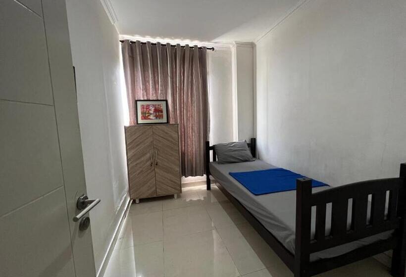 호스텔 De Novaren Guesthouse