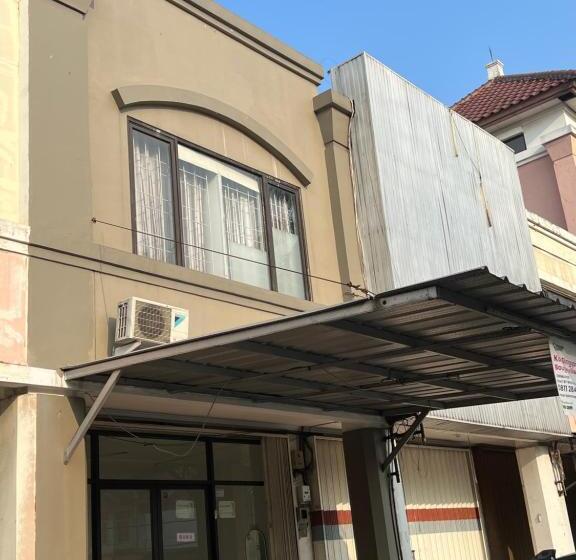 호스텔 De Novaren Guesthouse