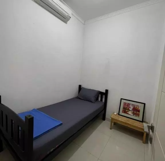 ユースホステル De Novaren Guesthouse