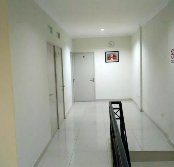 ユースホステル De Novaren Guesthouse