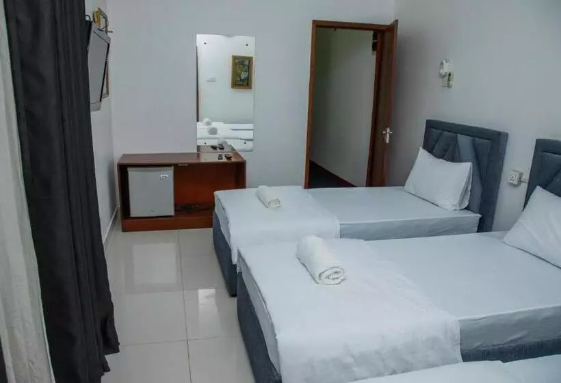 Retkeilymaja Funk Bunks   By The Lake