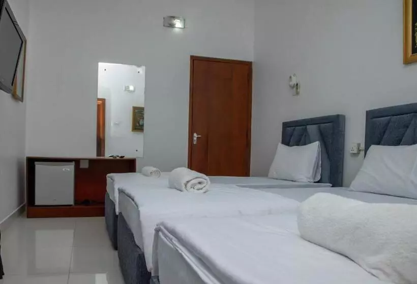 Retkeilymaja Funk Bunks   By The Lake