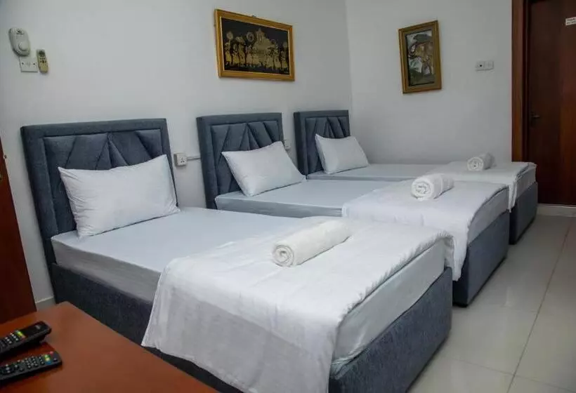 Retkeilymaja Funk Bunks   By The Lake