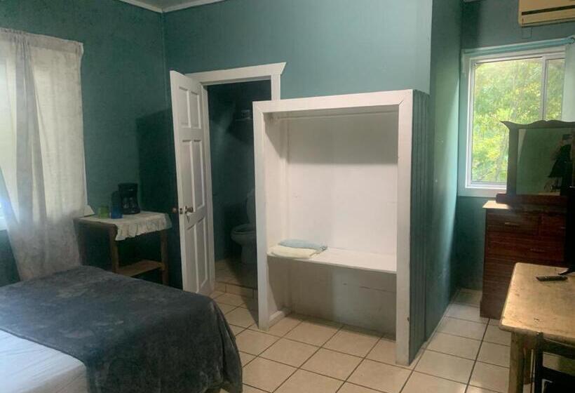 هاستل No Regrets