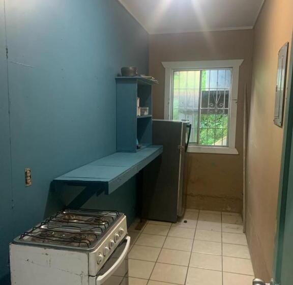 هاستل No Regrets