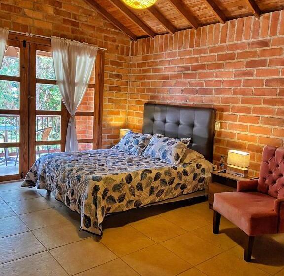 هاستل Posada Turistica Avalon