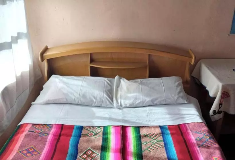 Aamiaismajoitus (B&B) Blue Sky Amantani Lodge