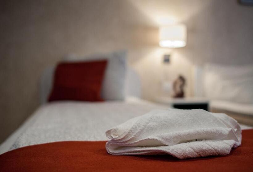 تختخواب و صبحانه Boutique House