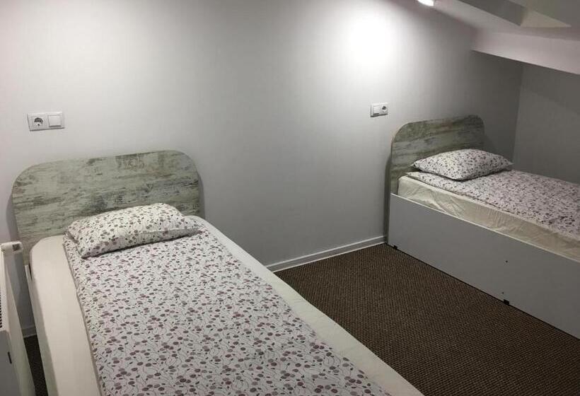 تختخواب و صبحانه Boutique House