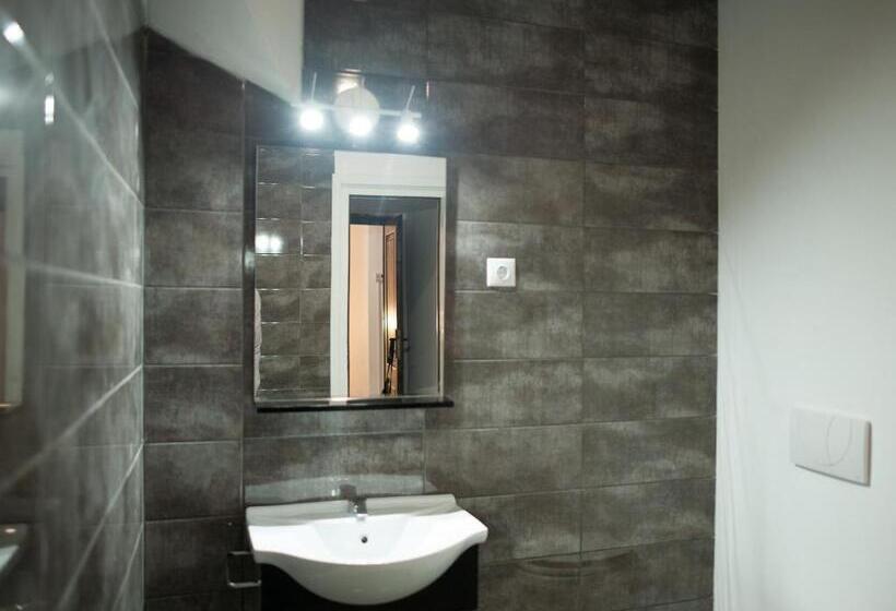 تختخواب و صبحانه Boutique House