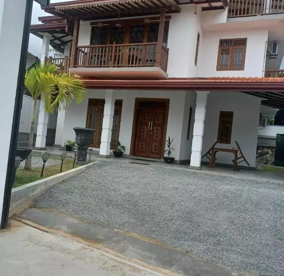 ホテル Gisada Villa