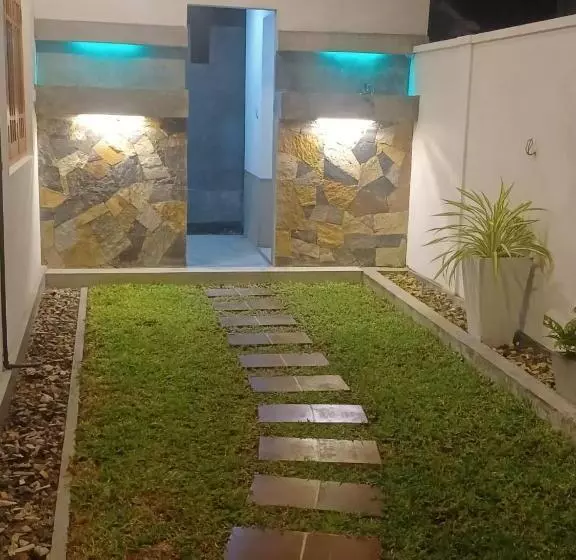 ホテル Gisada Villa