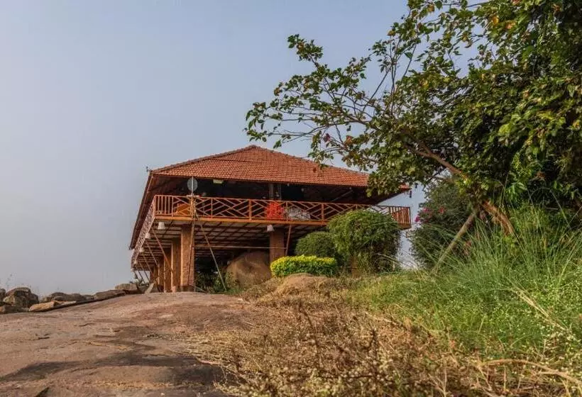 ホテル Leo Woods Hampi River View