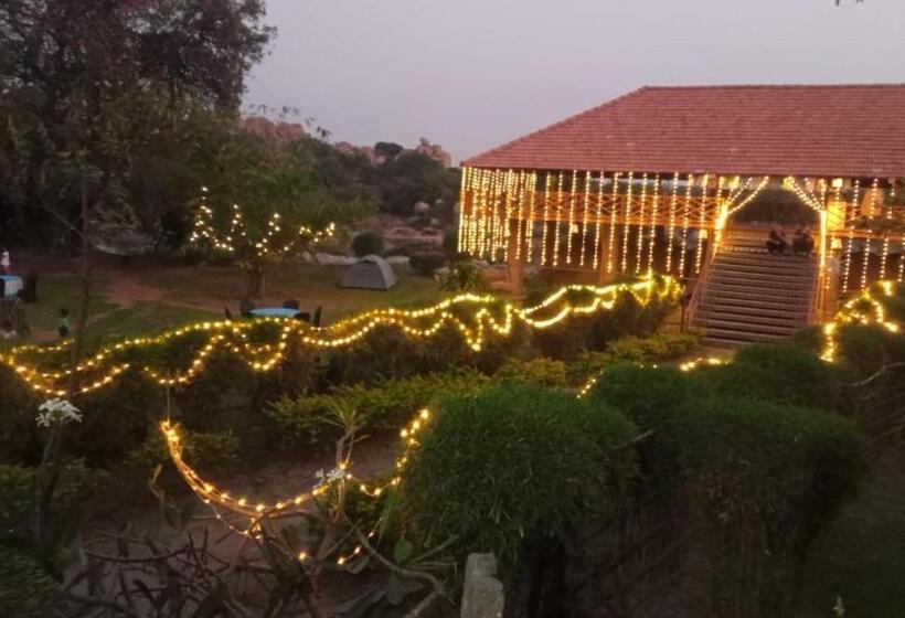 فندق Leo Woods Hampi River View