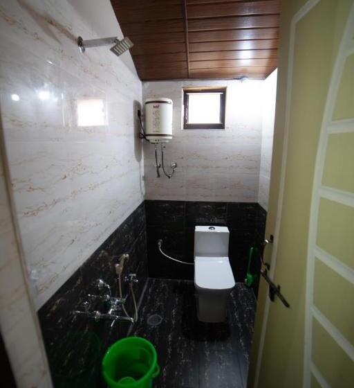 فندق Leo Woods Hampi River View