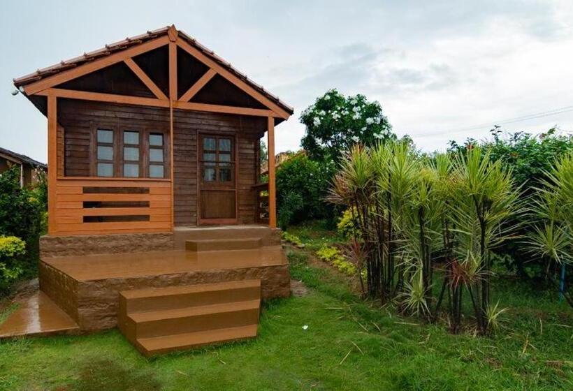 فندق Leo Woods Hampi River View