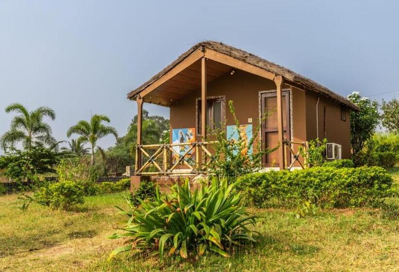 فندق Leo Woods Hampi River View