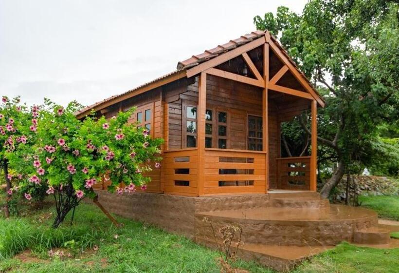 فندق Leo Woods Hampi River View