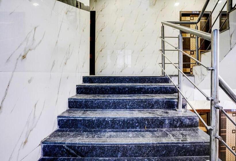 هتل Oyo Flagship Shree Sai Residency