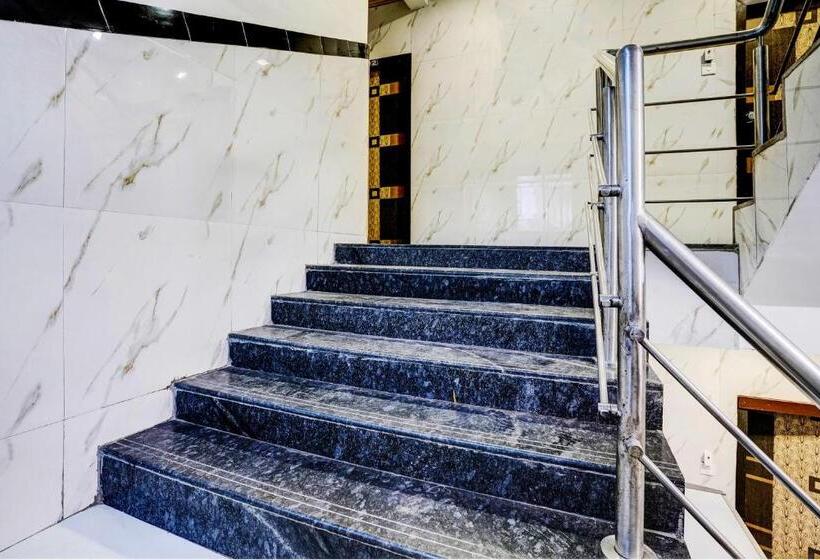 هتل Oyo Flagship Shree Sai Residency