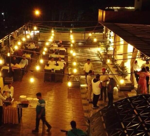 酒店 Saluja Primeland